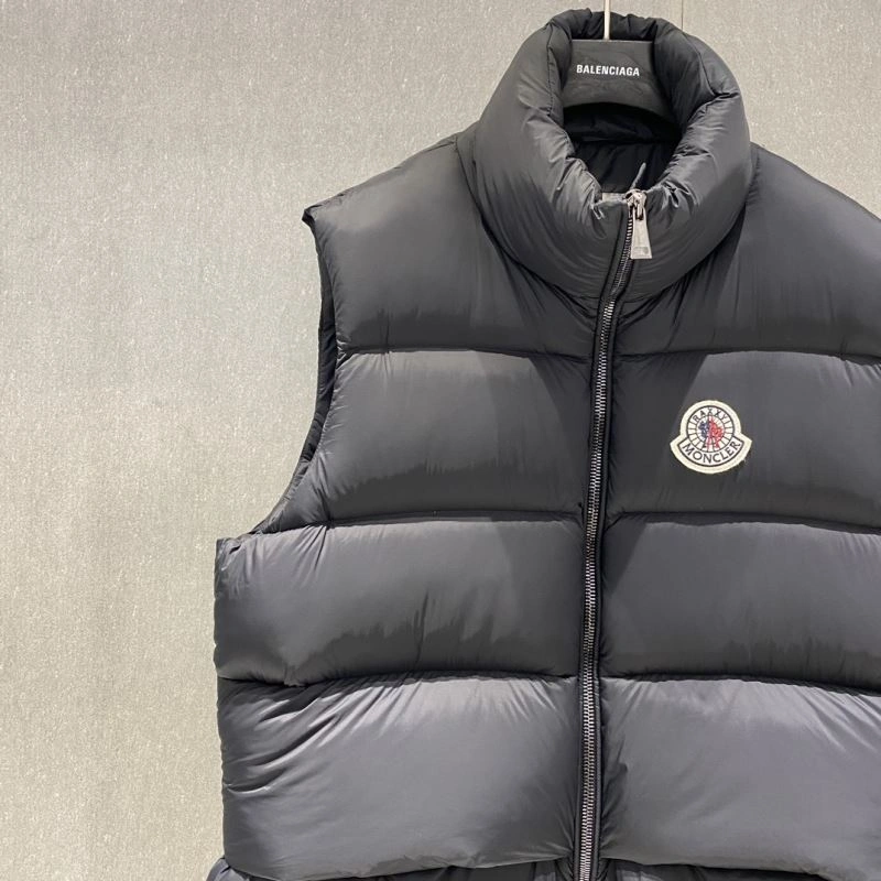 FashionForward Moncler Down Jackets 139504