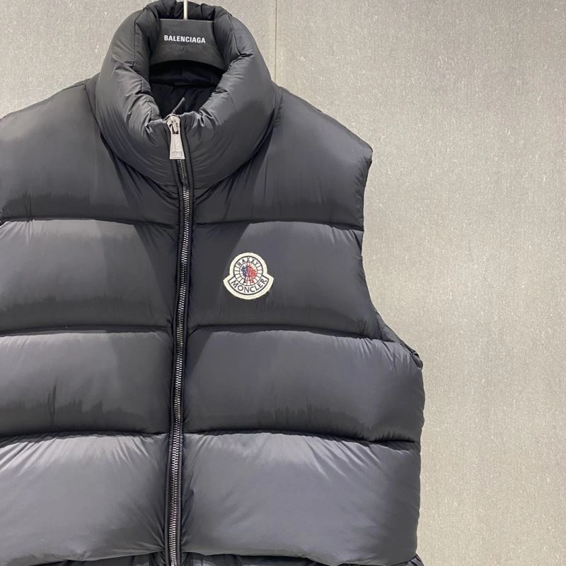 FashionForward Moncler Down Jackets 139504