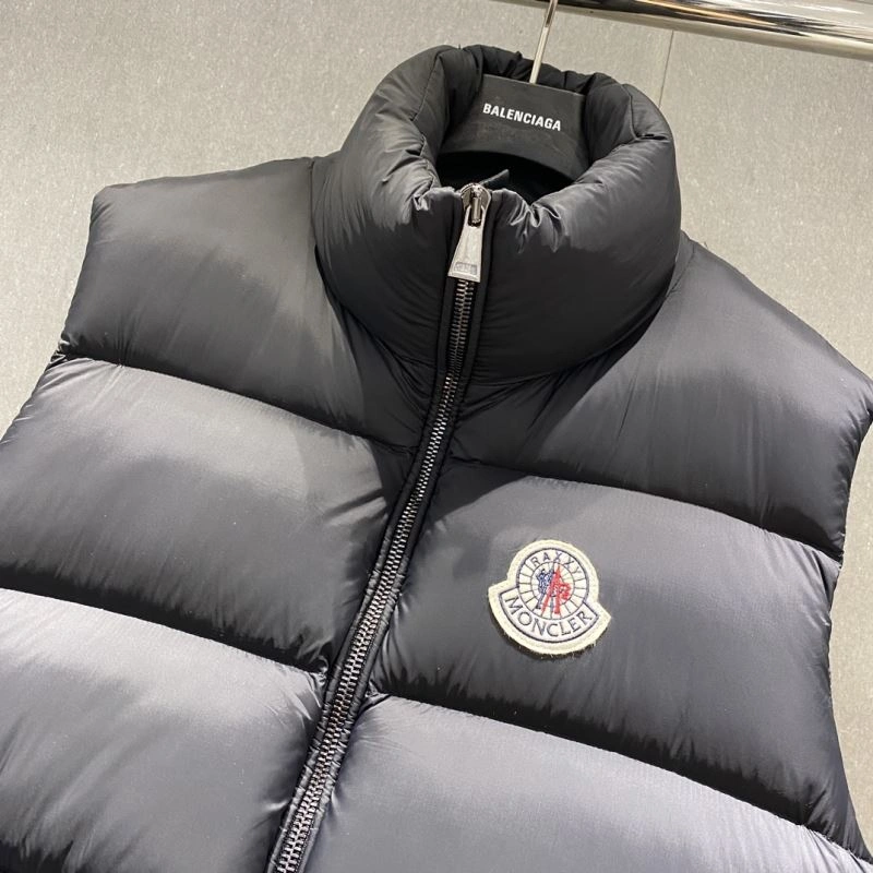 FashionForward Moncler Down Jackets 139504