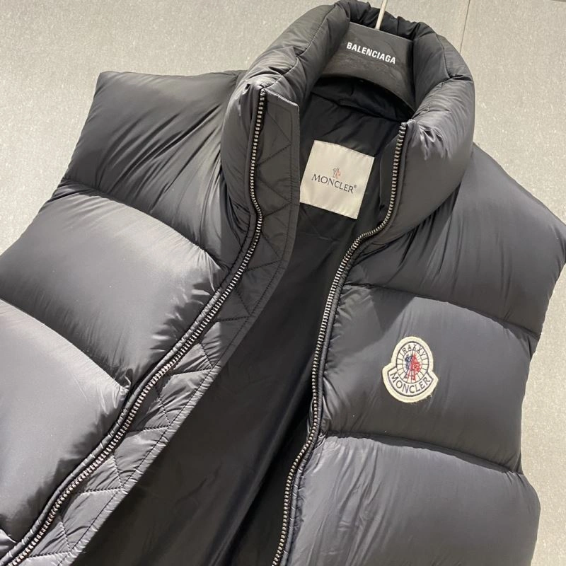 FashionForward Moncler Down Jackets 139504