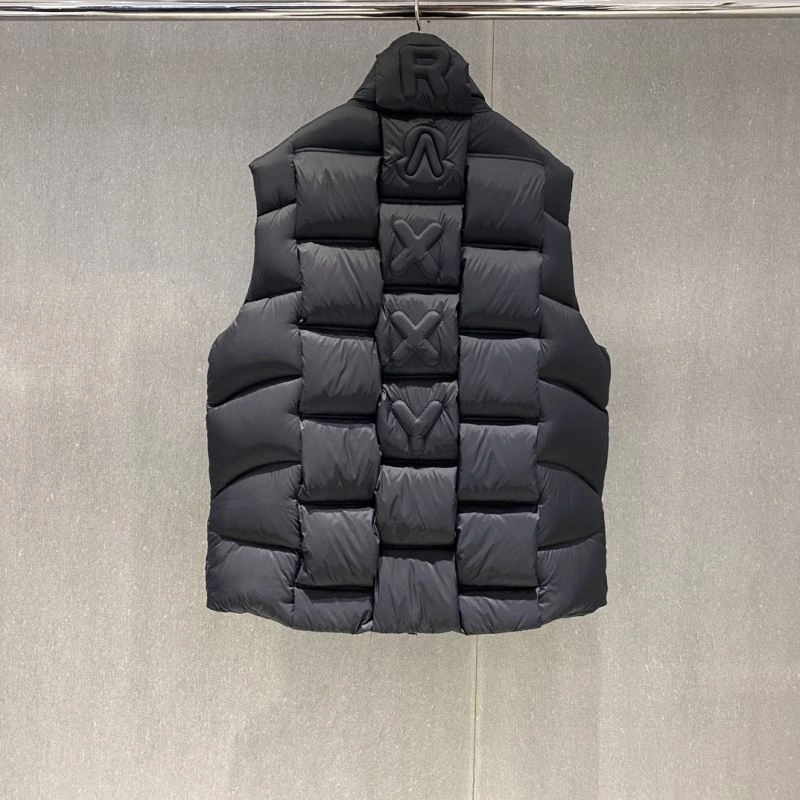 FashionForward Moncler Down Jackets 139504