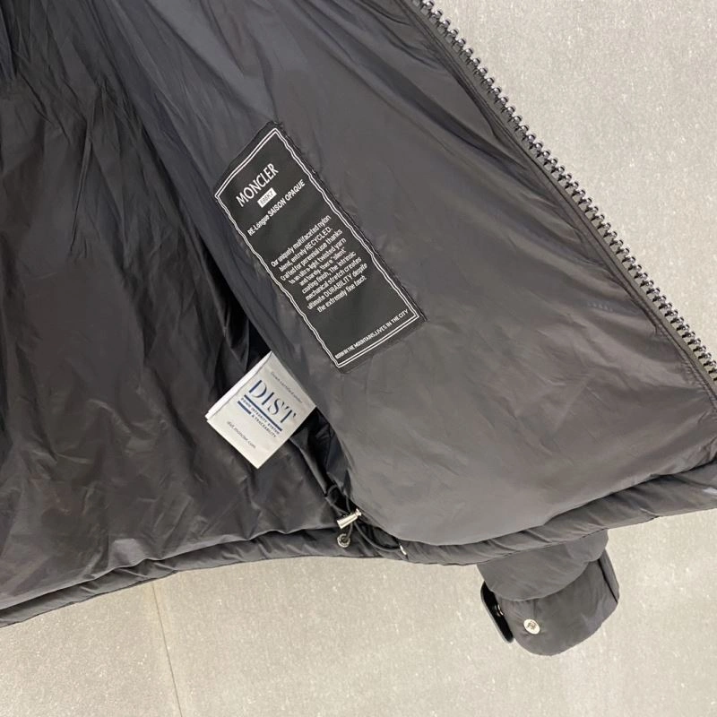 WaterResistant Moncler Down Jackets 144119