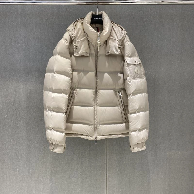 Moncler Down Jackets Trendsetting 139568