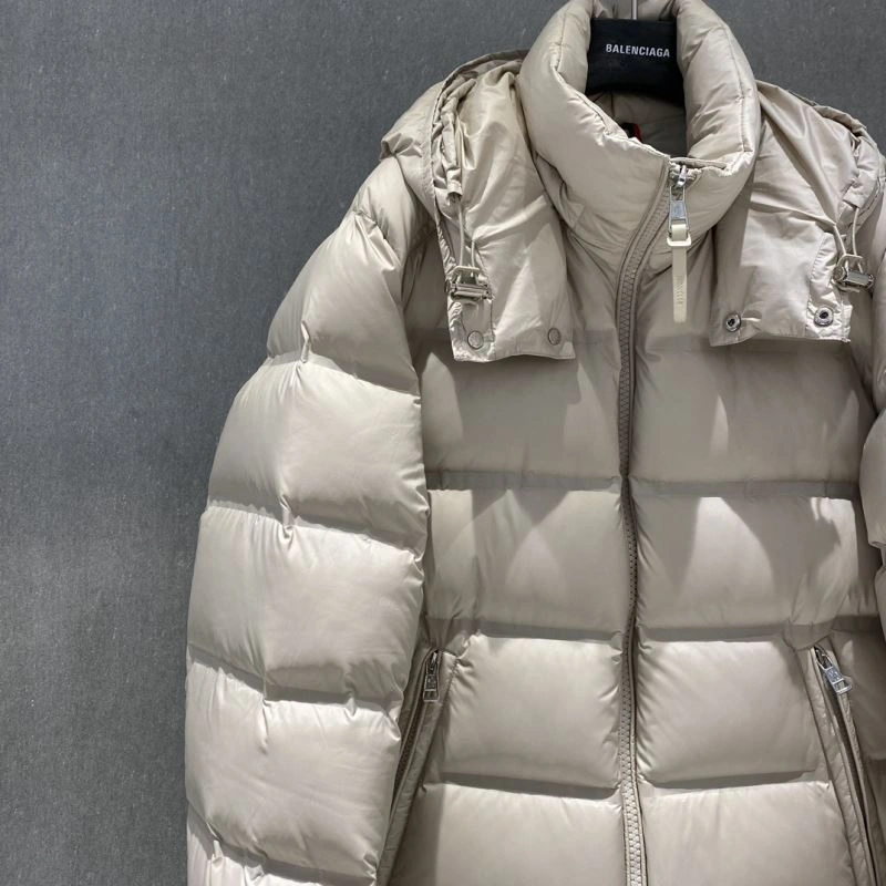 Moncler Down Jackets Trendsetting 139568