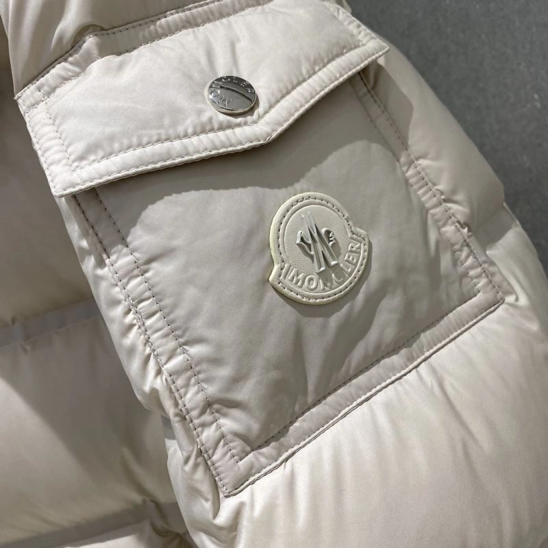 Moncler Down Jackets Trendsetting 139568