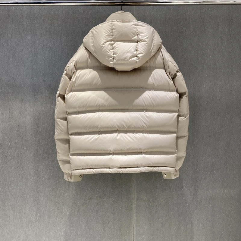 Moncler Down Jackets Trendsetting 139568