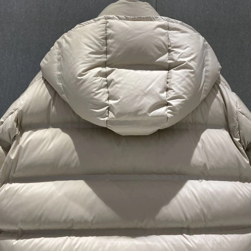 Moncler Down Jackets Trendsetting 139568