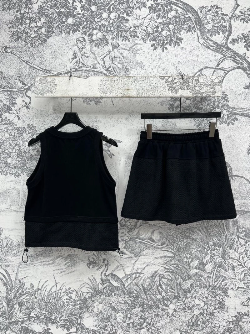 MultiPurpose Moncler Dress Suits 139625