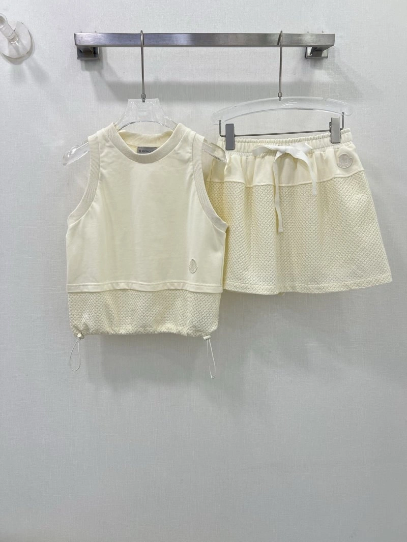 Moncler Dress Suits GoAnywhere 139754