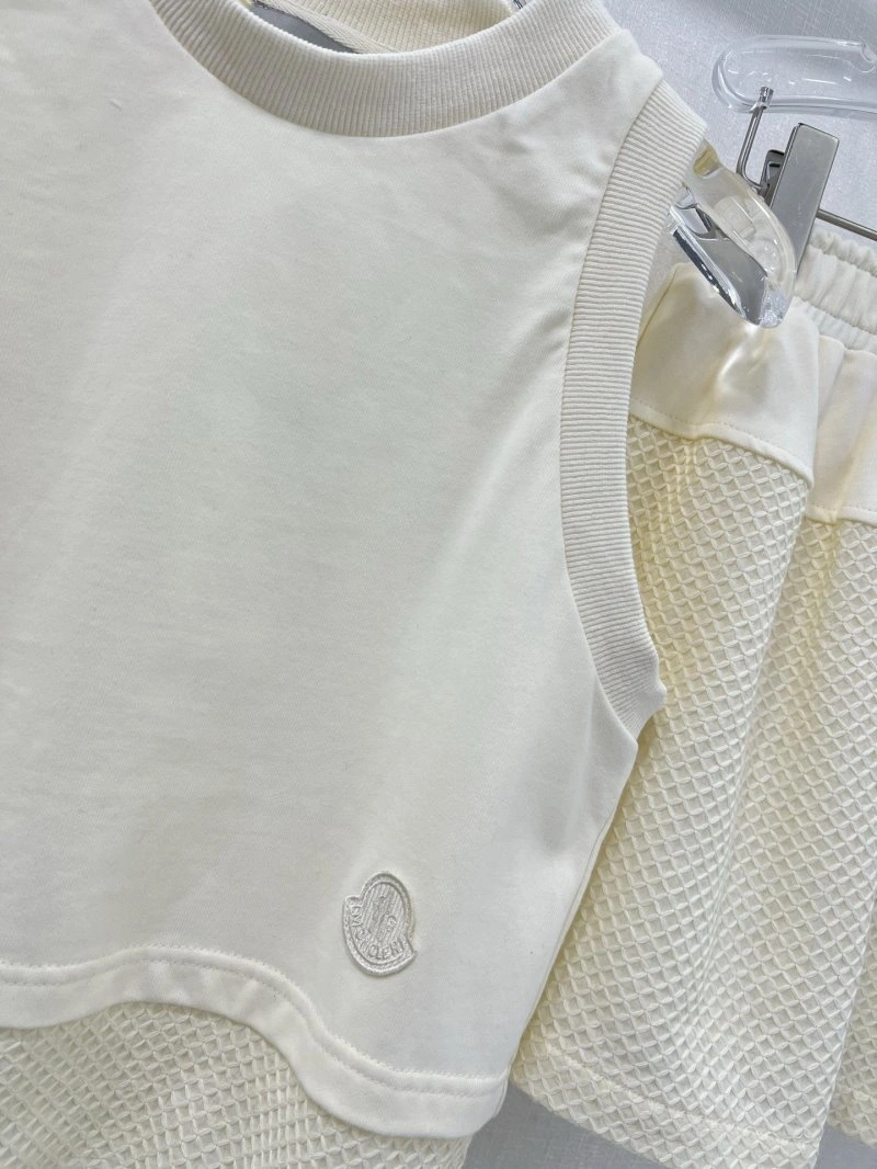Moncler Dress Suits GoAnywhere 139754