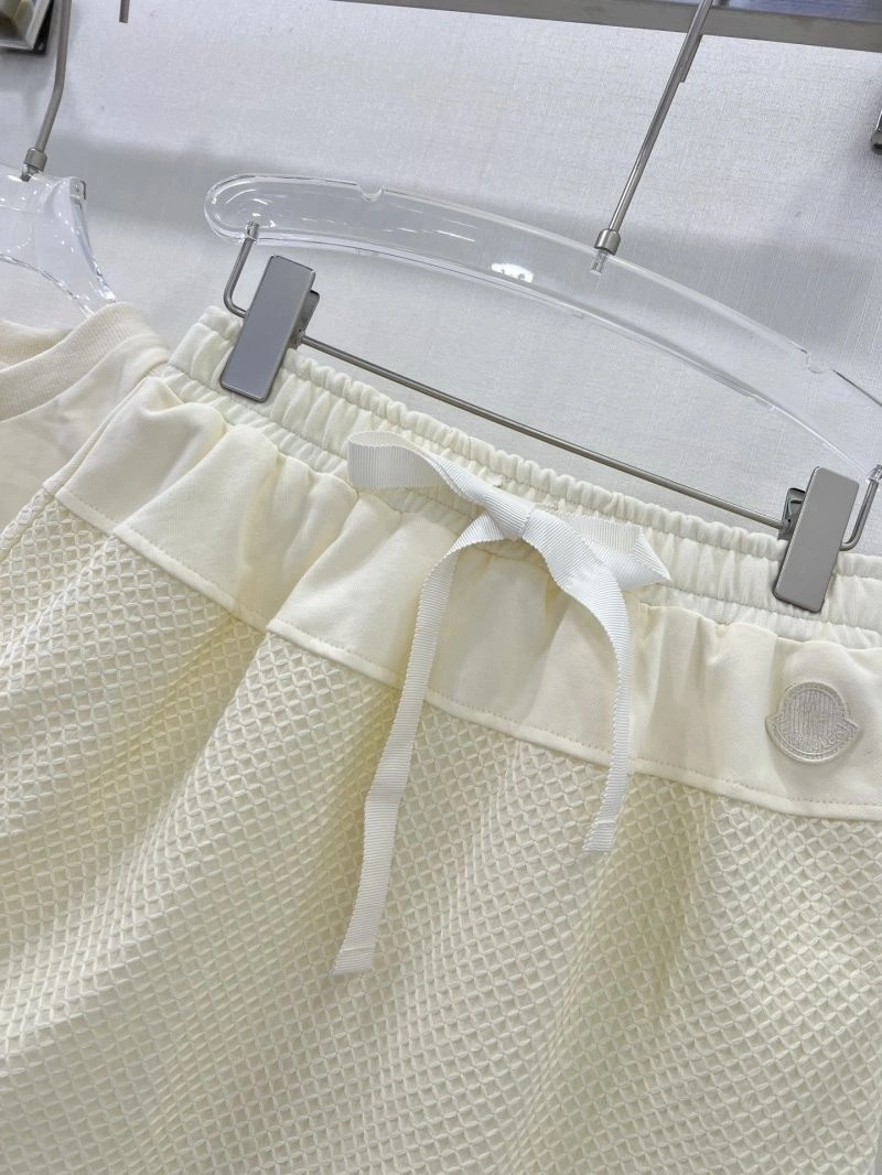 Moncler Dress Suits GoAnywhere 139754
