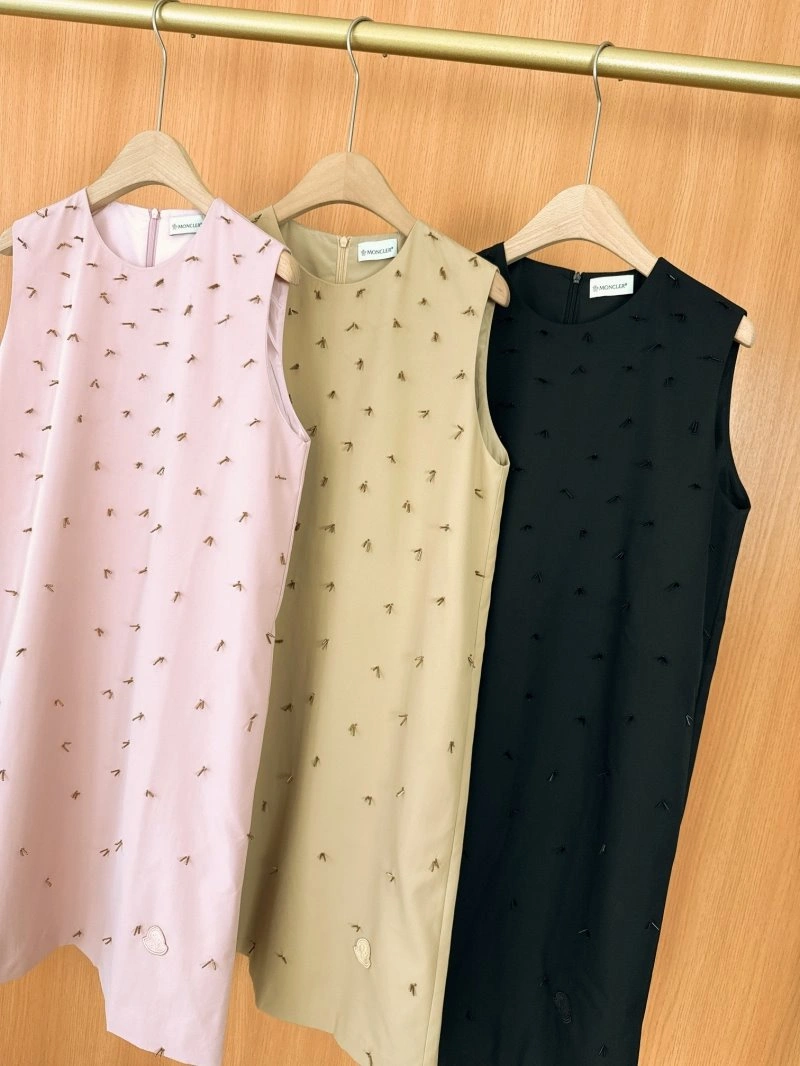 Trendy Moncler Dress 139696