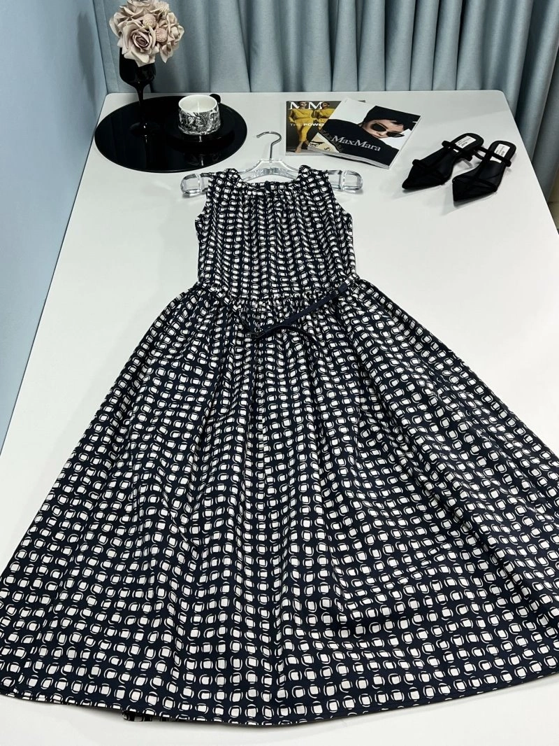 Moncler Dress Vibrant 139802