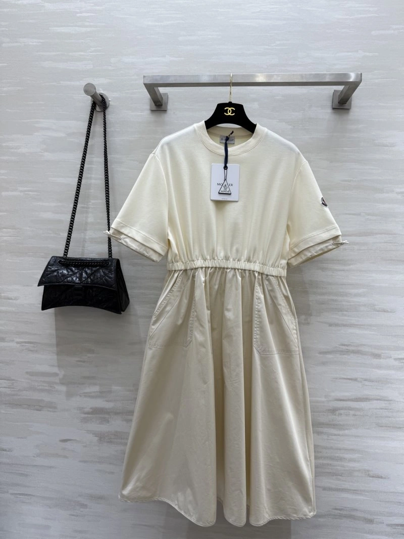 Effortless Moncler Dress 139650