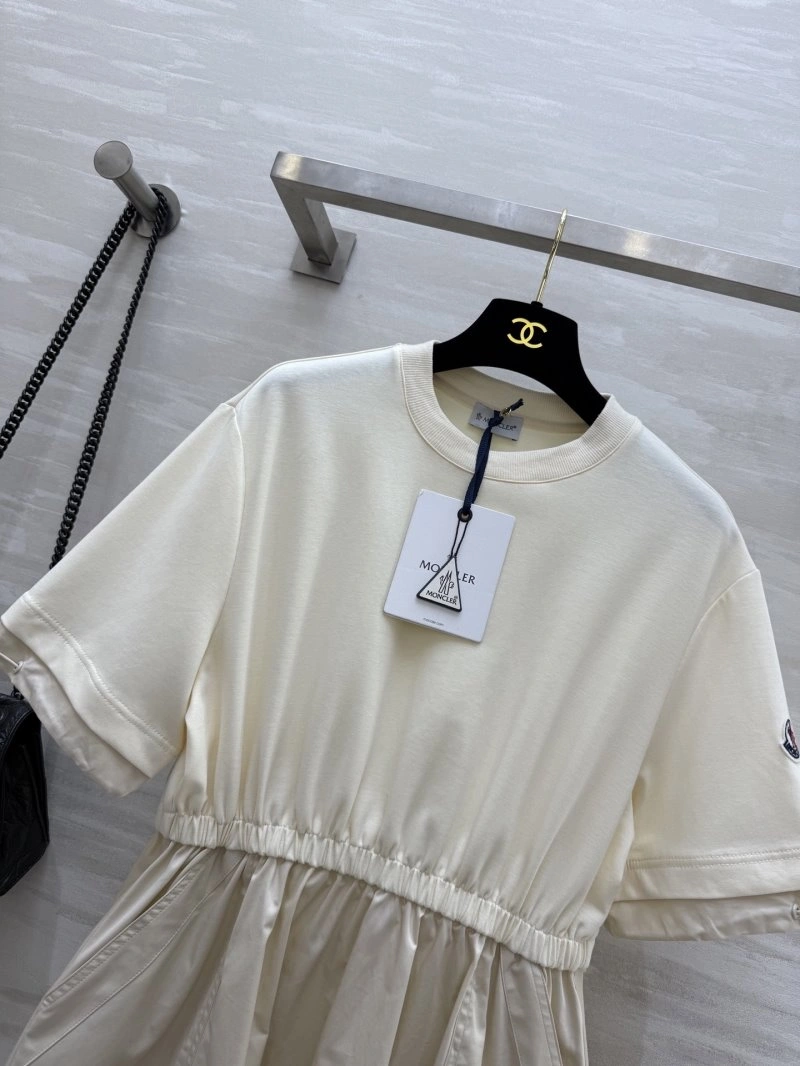 Effortless Moncler Dress 139650