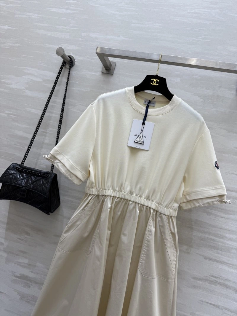 Effortless Moncler Dress 139650