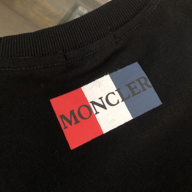 Moncler Hoodies Lightweight 143657
