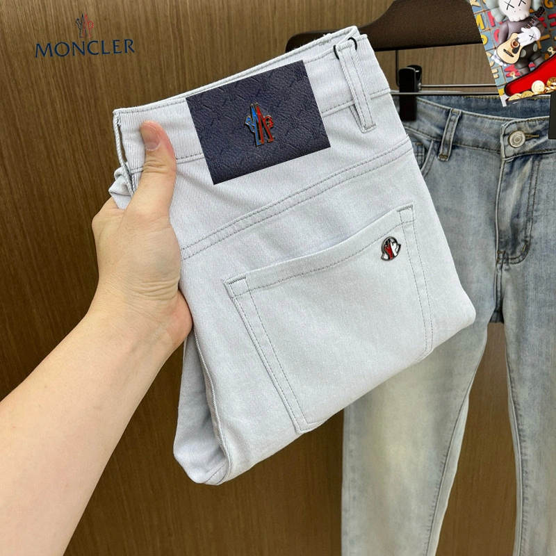 Snug Moncler Jeans 139874