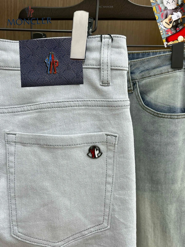 Snug Moncler Jeans 139874