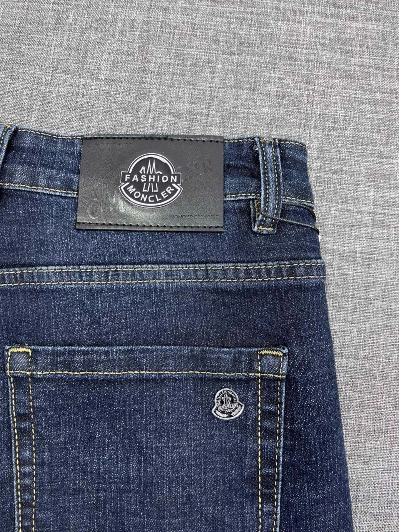 Moncler Jeans GoAnywhere 139870