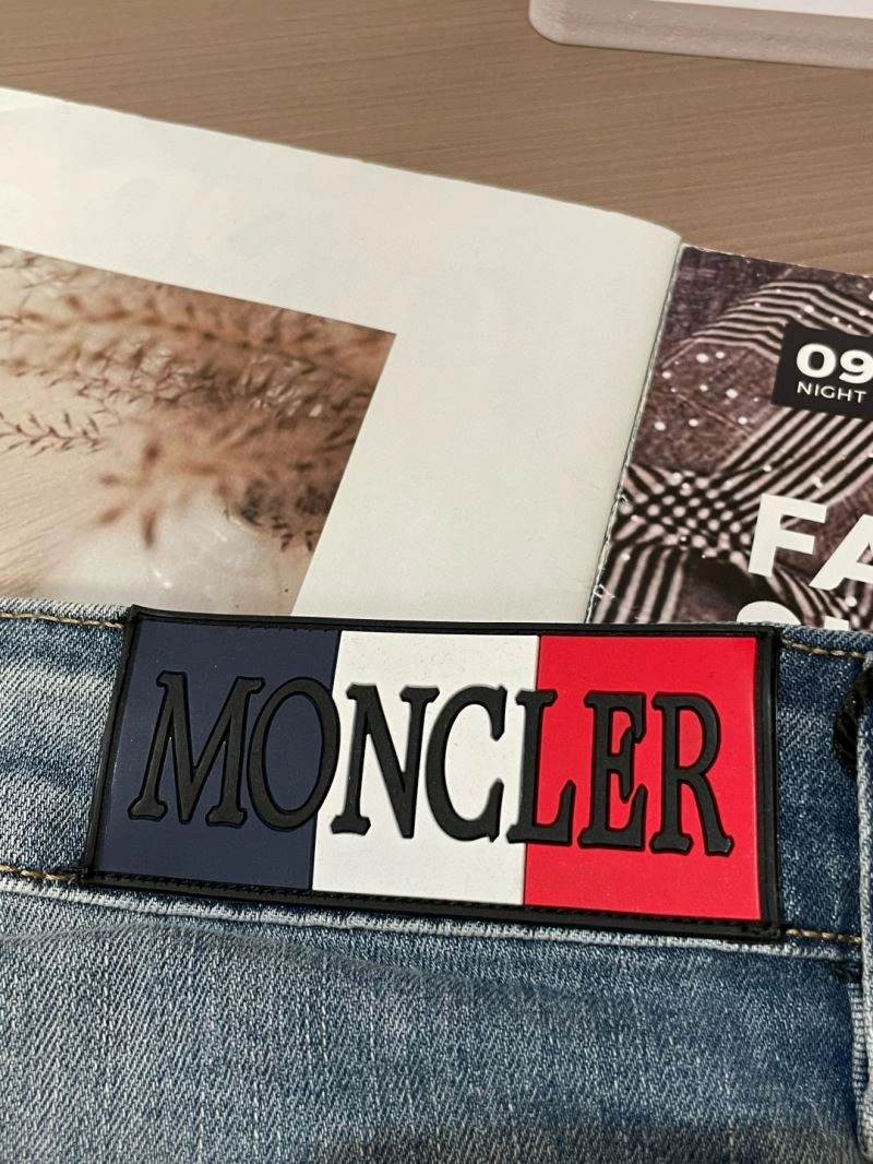 Moncler Jeans Stretchable 139869