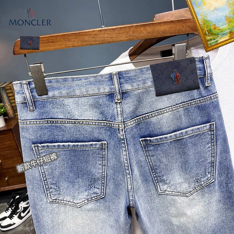 Elegant Moncler Jeans 139865