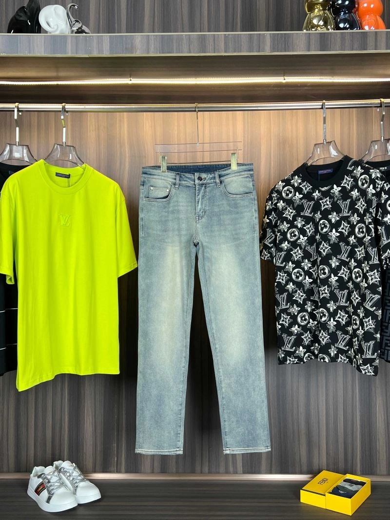 Fashionable Moncler Jeans 142631