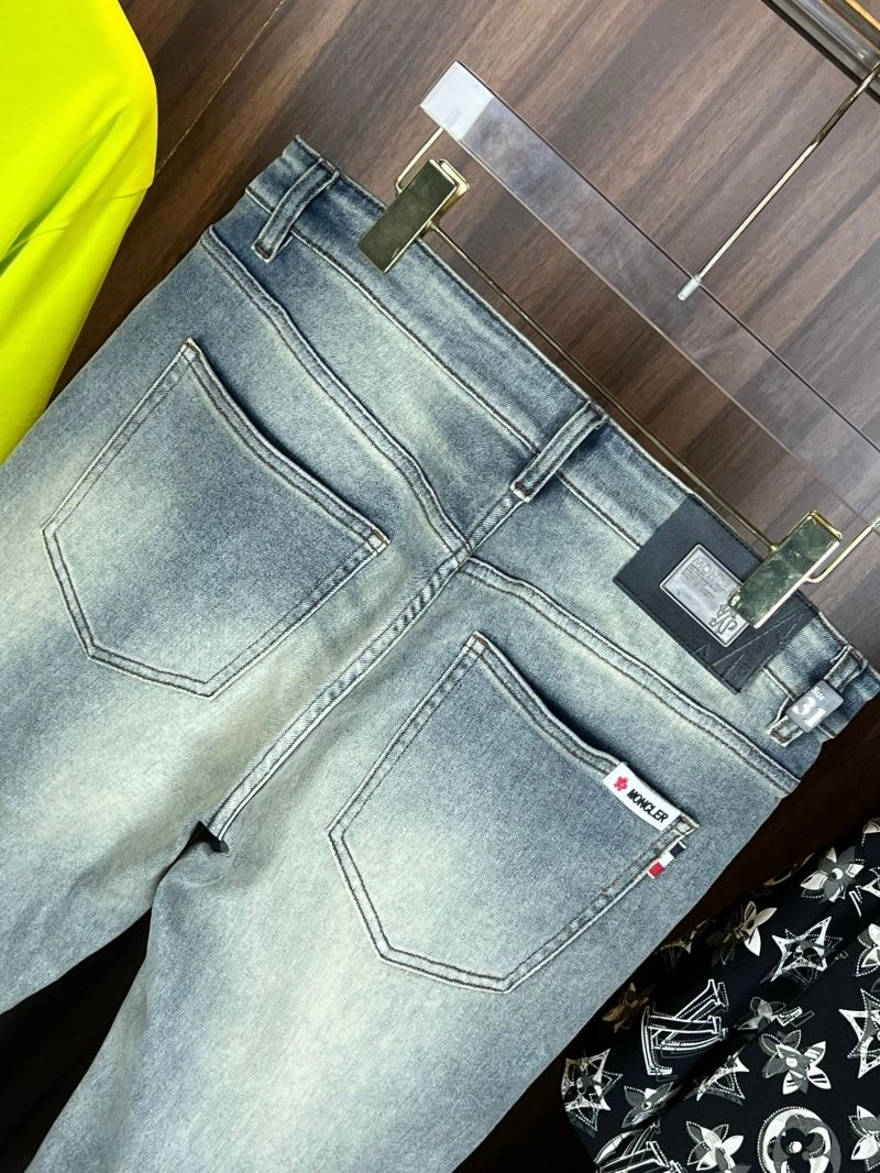 Fashionable Moncler Jeans 142631