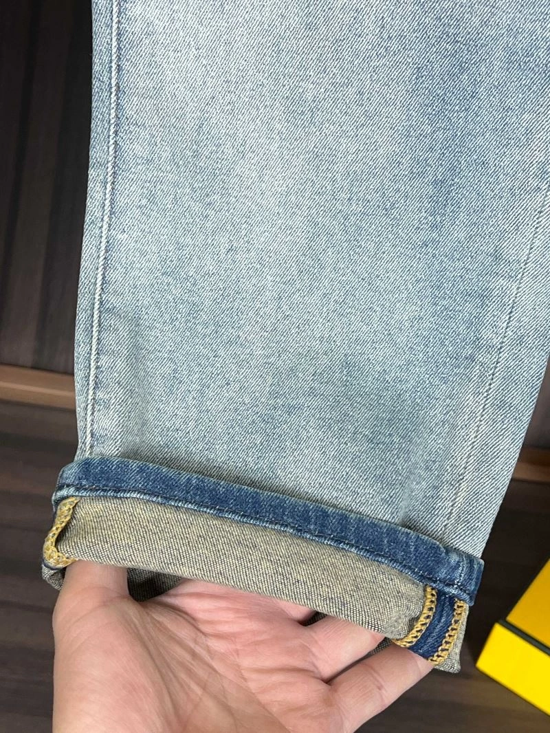 Versatile Moncler Jeans 142618