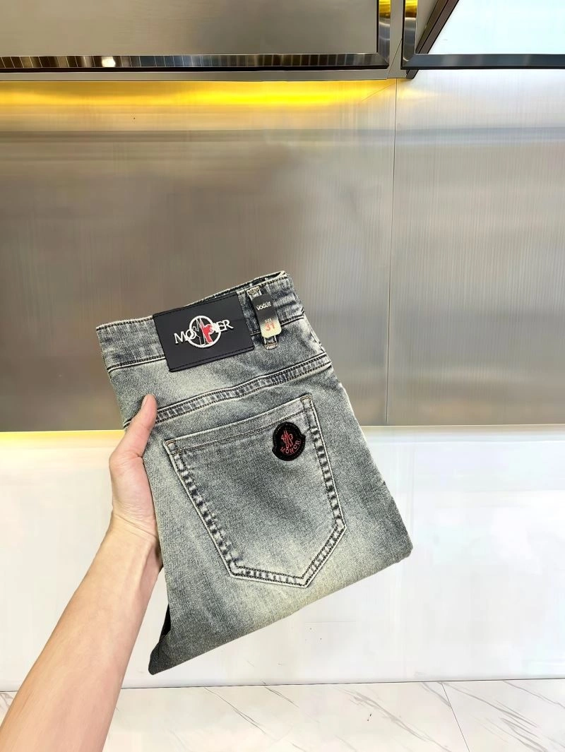 Compact Moncler Jeans 142605