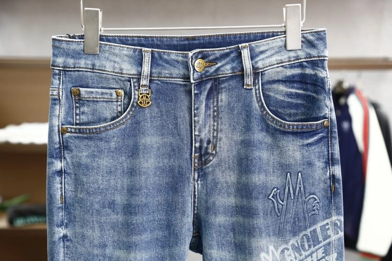 Elegant Moncler Jeans 141653