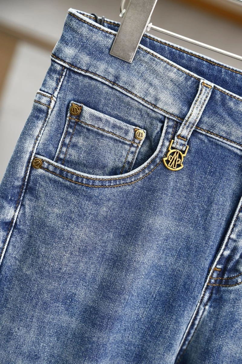 Elegant Moncler Jeans 141653