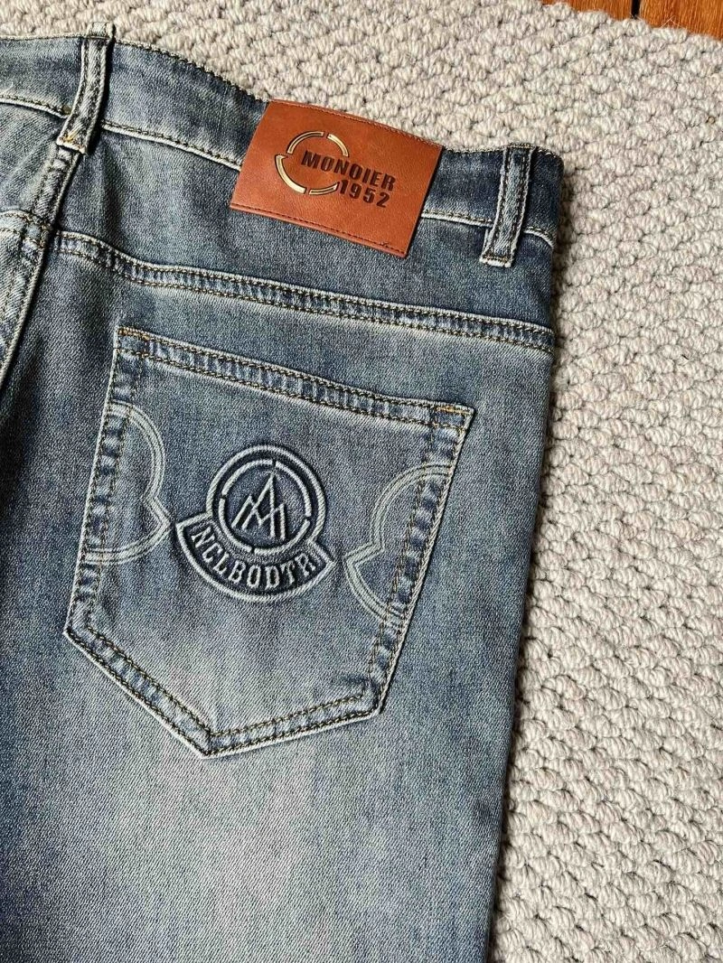 Moncler Jeans Elegant 141642