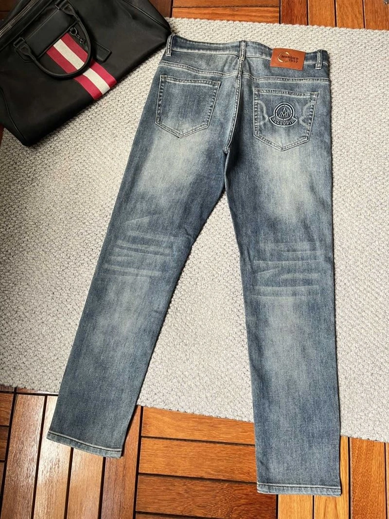 Moncler Jeans Elegant 141642