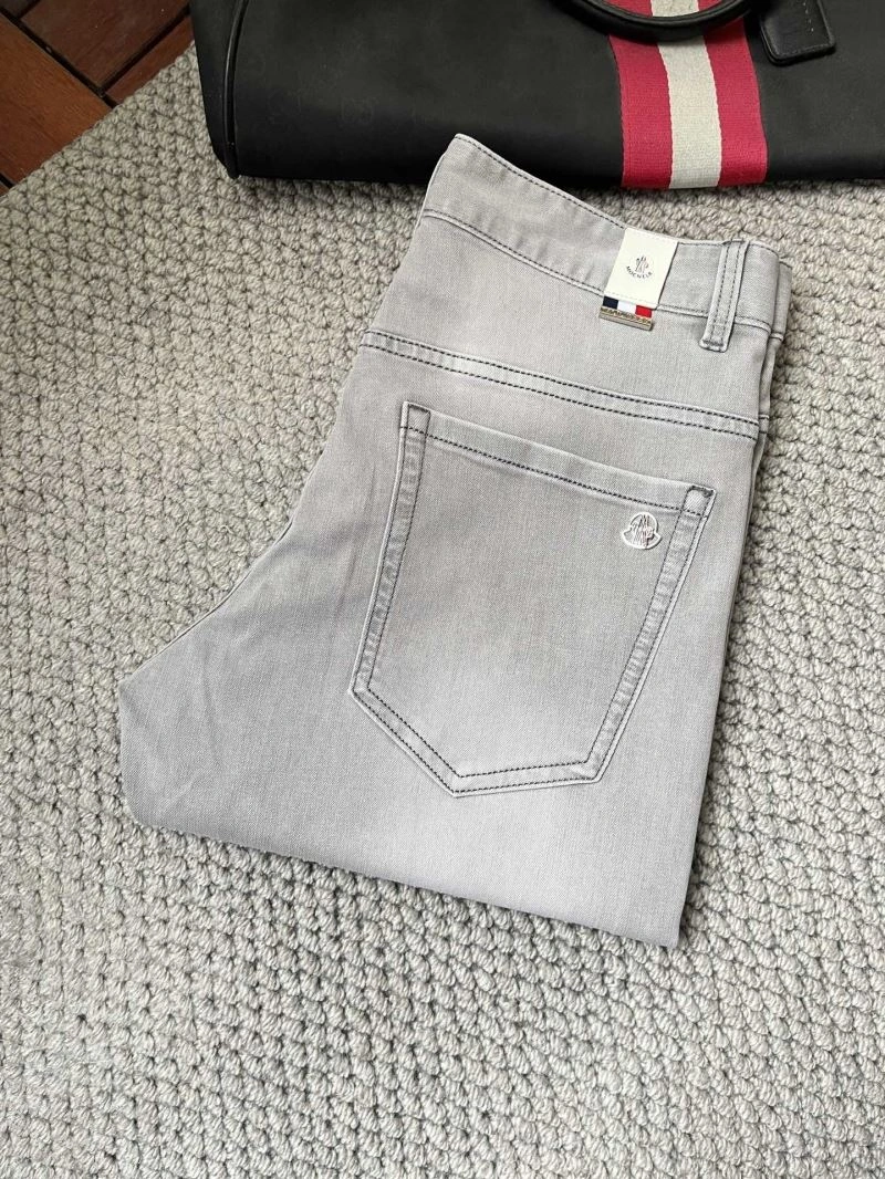 Moncler Jeans GoAnywhere 141643