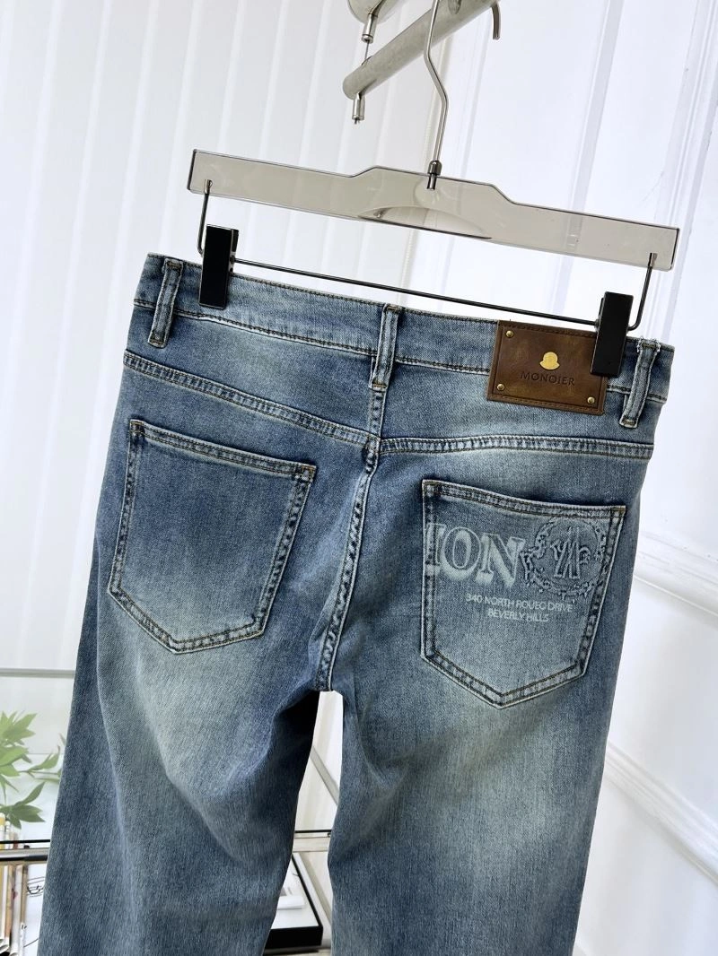 Snug Moncler Jeans 141638