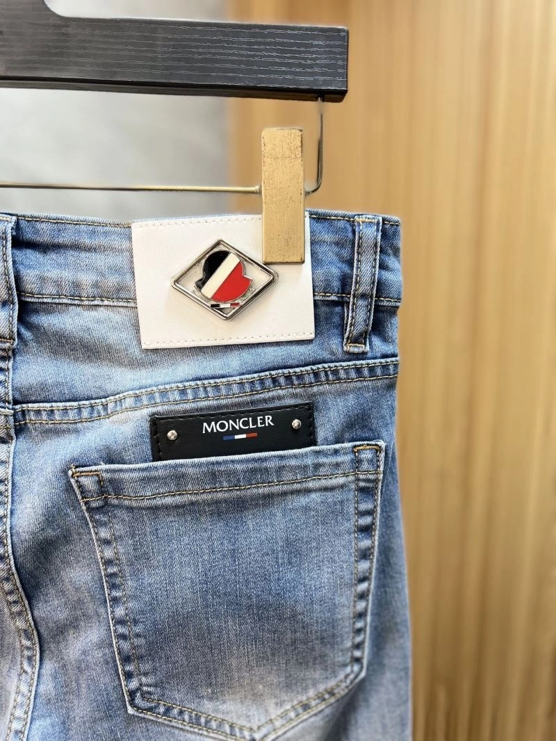 Moncler Jeans Chic 141631