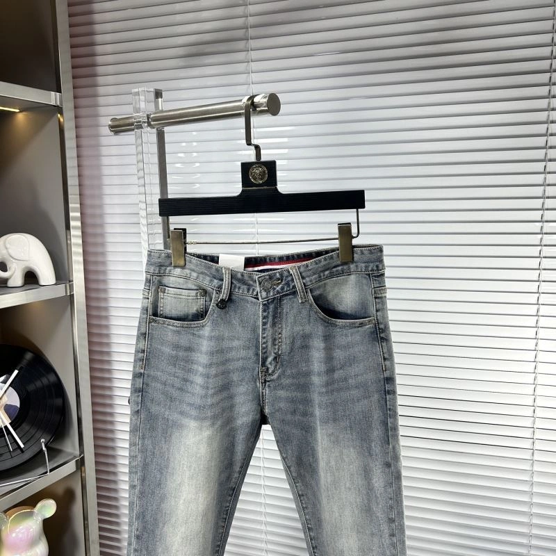 Moncler Jeans Flexible 141618
