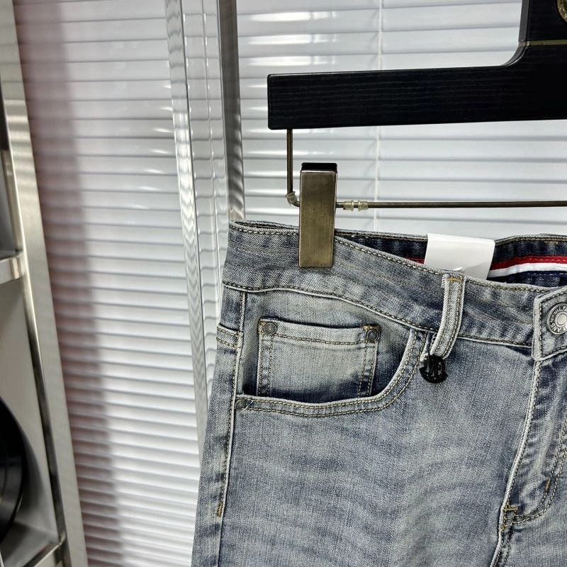 Moncler Jeans Flexible 141618