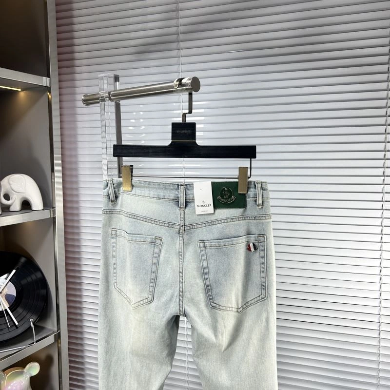 Modern Moncler Jeans 141617