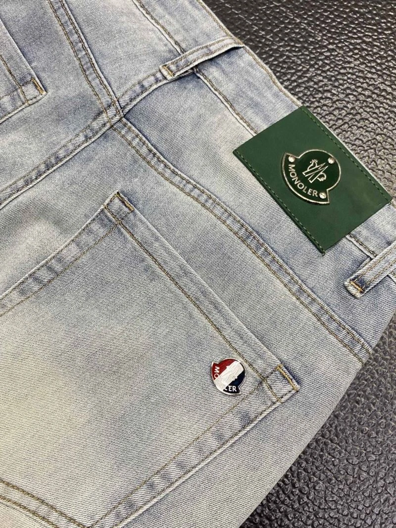MultiPurpose Moncler Jeans 141234