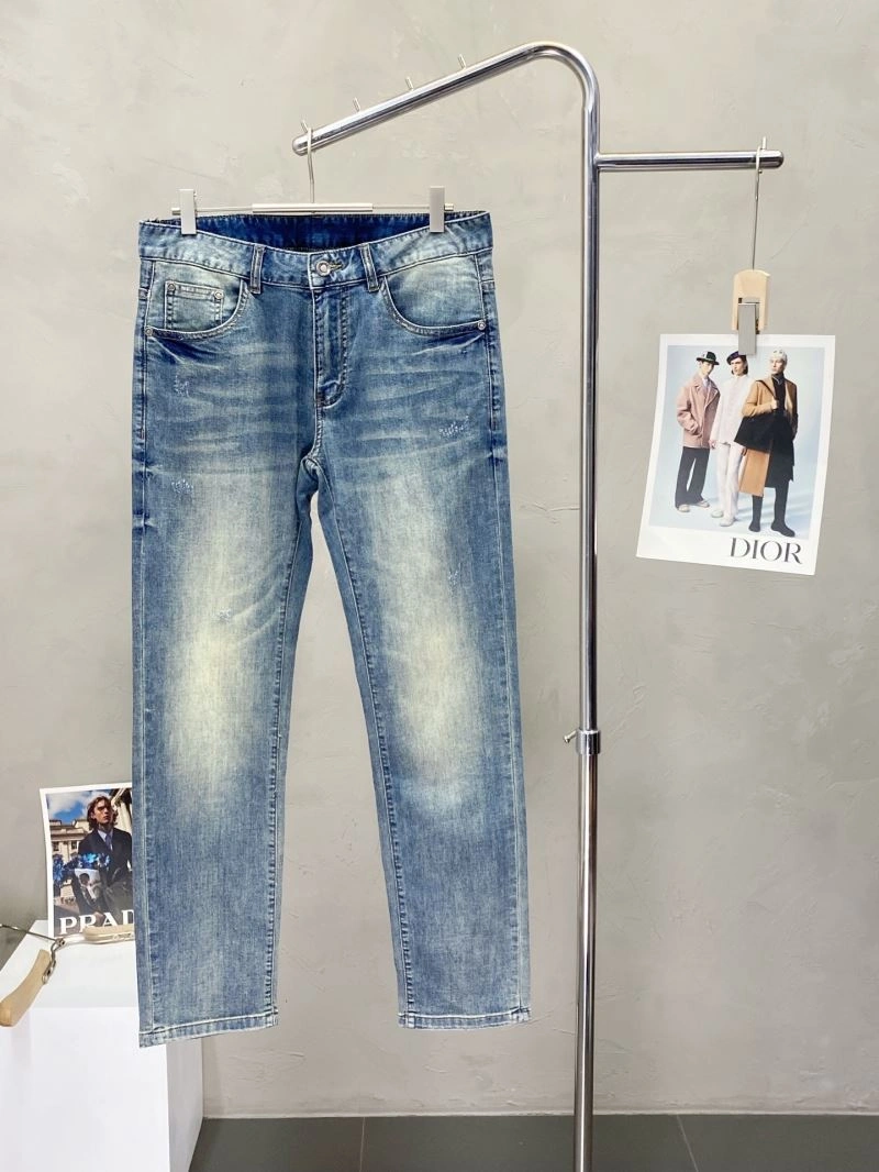 WaterResistant Moncler Jeans 141238