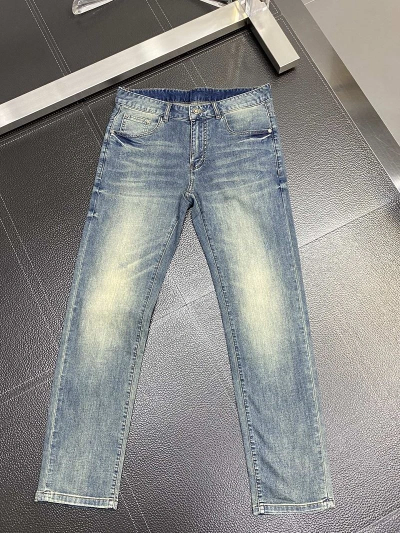 WaterResistant Moncler Jeans 141238