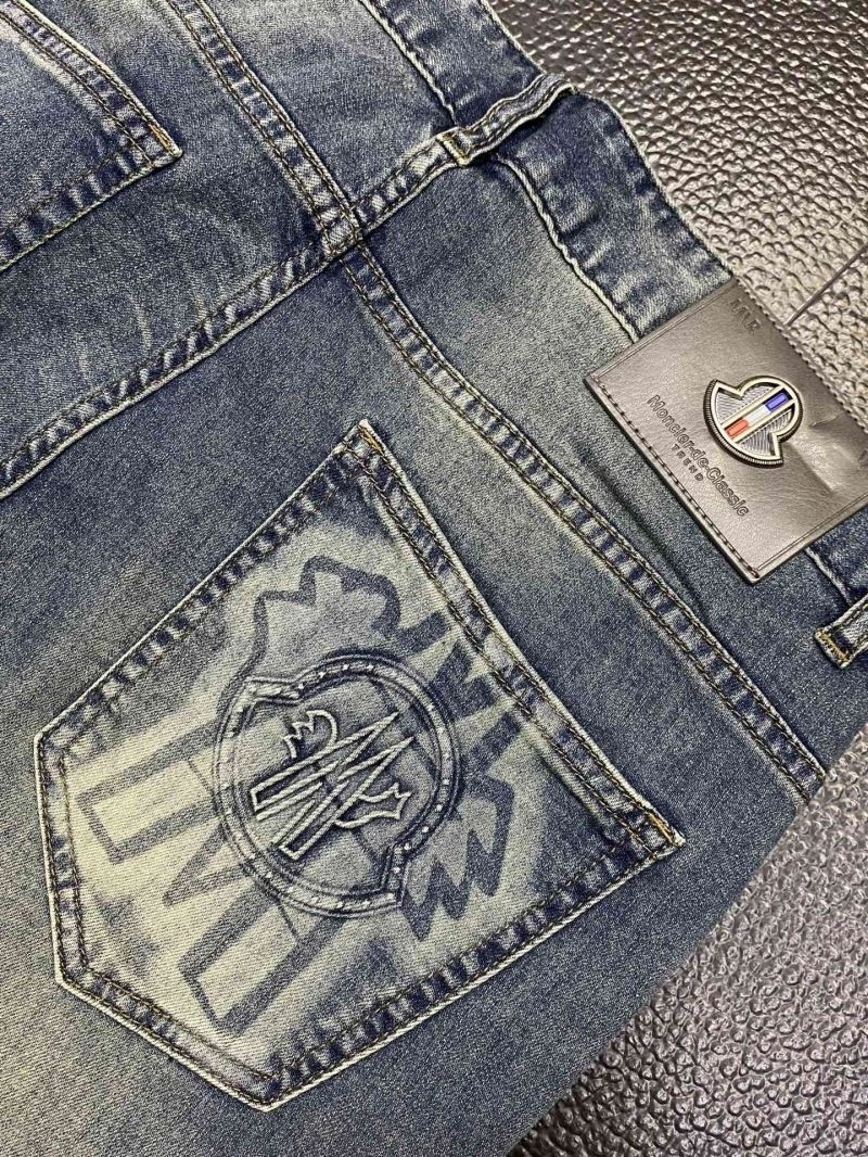 WaterResistant Moncler Jeans 141238