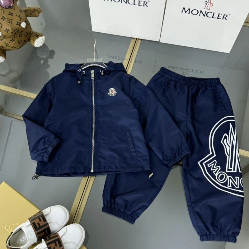 Moncler Kids Sleek 139940