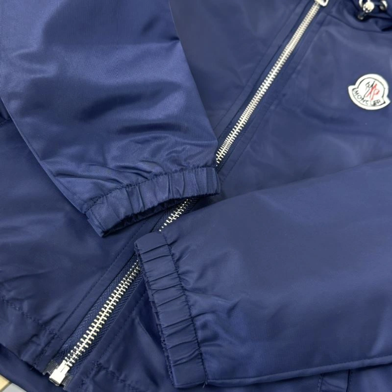 Moncler Kids Sleek 139940