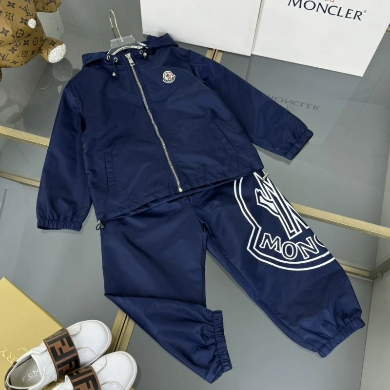 Moncler Kids Sleek 139940