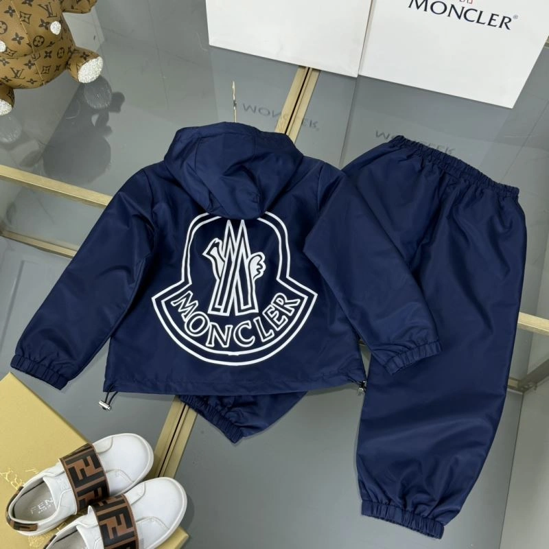 Moncler Kids Sleek 139940
