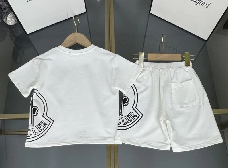 Moncler Kids Sporty 139925