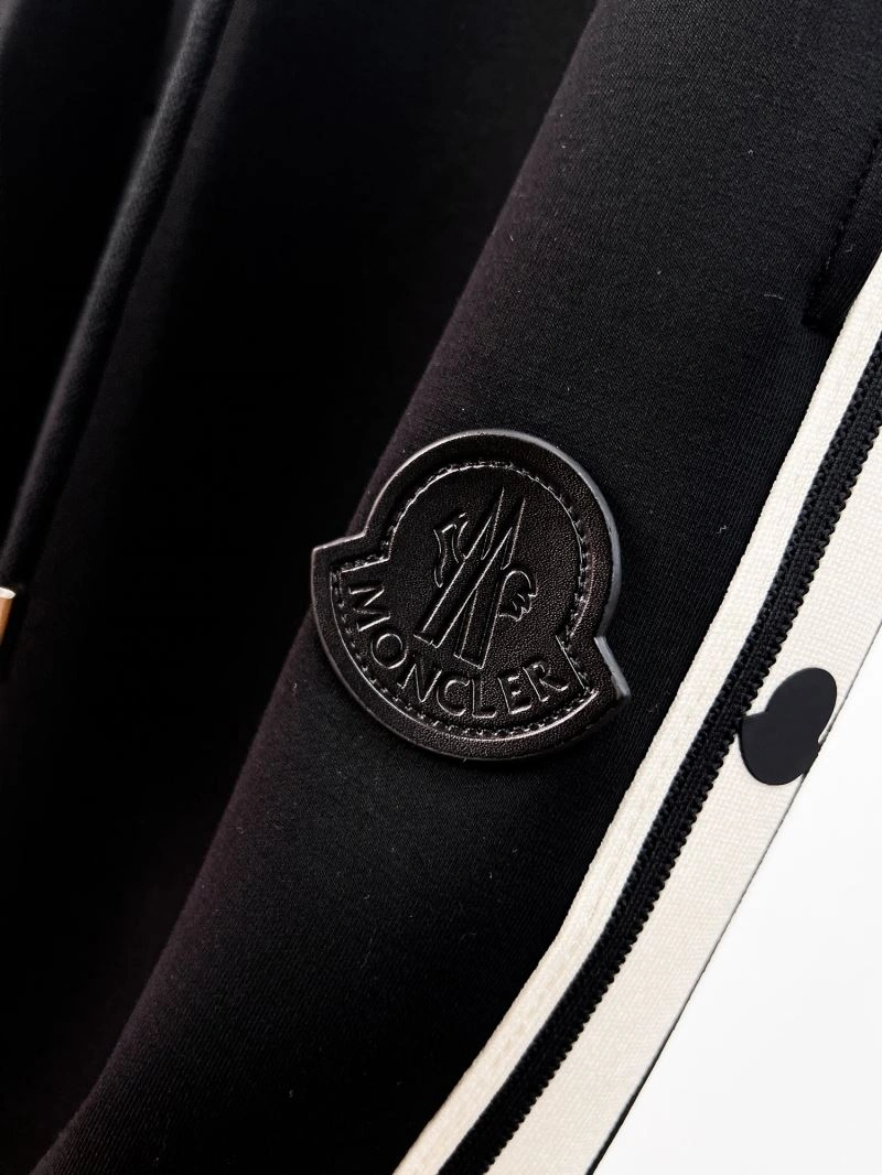 Moncler Long Pants Contemporary 142582